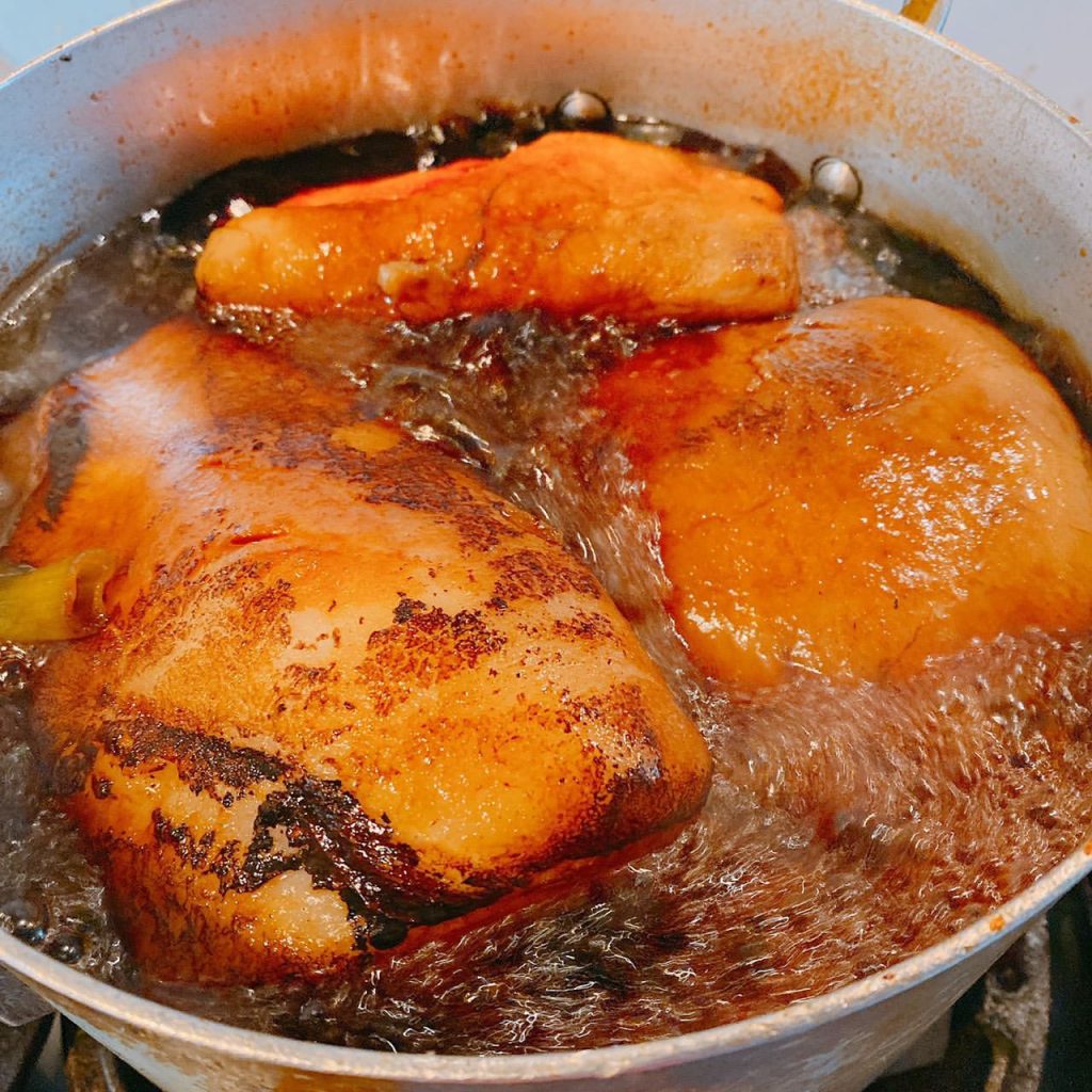 3時間じっくり煮込んだ【チャーシュー】